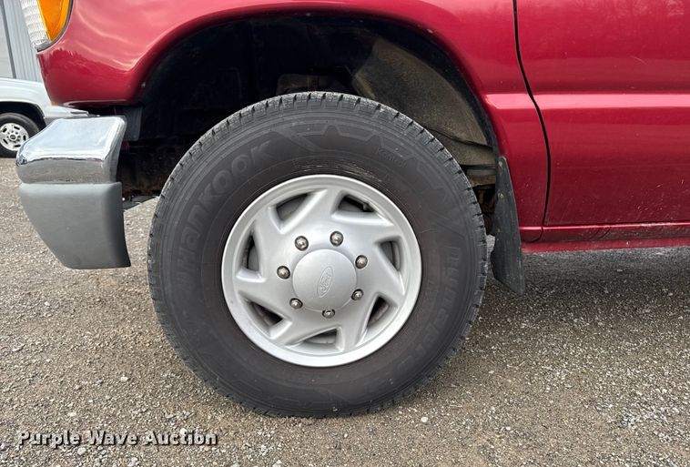 image for item EA2238 1998 Ford E350 Super Duty XLT van