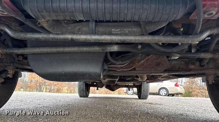 image for item EA2238 1998 Ford E350 Super Duty XLT van