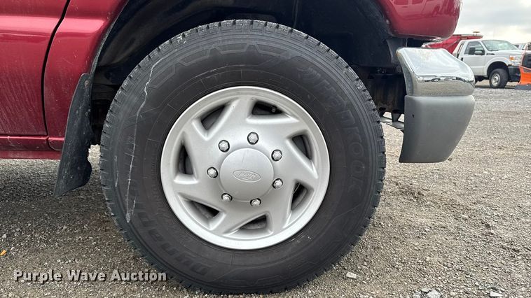 image for item EA2238 1998 Ford E350 Super Duty XLT van