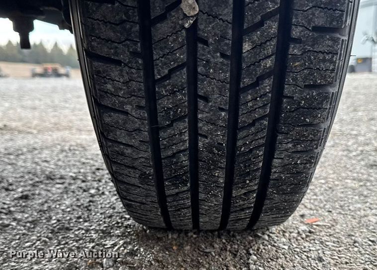 image for item EA2238 1998 Ford E350 Super Duty XLT van