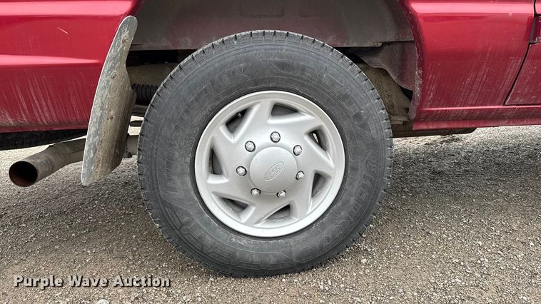 image for item EA2238 1998 Ford E350 Super Duty XLT van