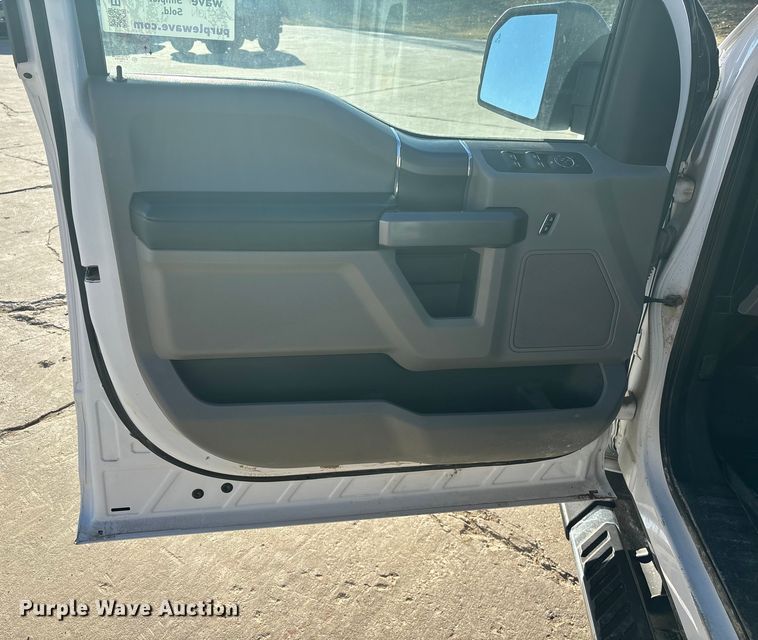 image for item EA2258 2020 Ford F150 Crew Cab pickup truck