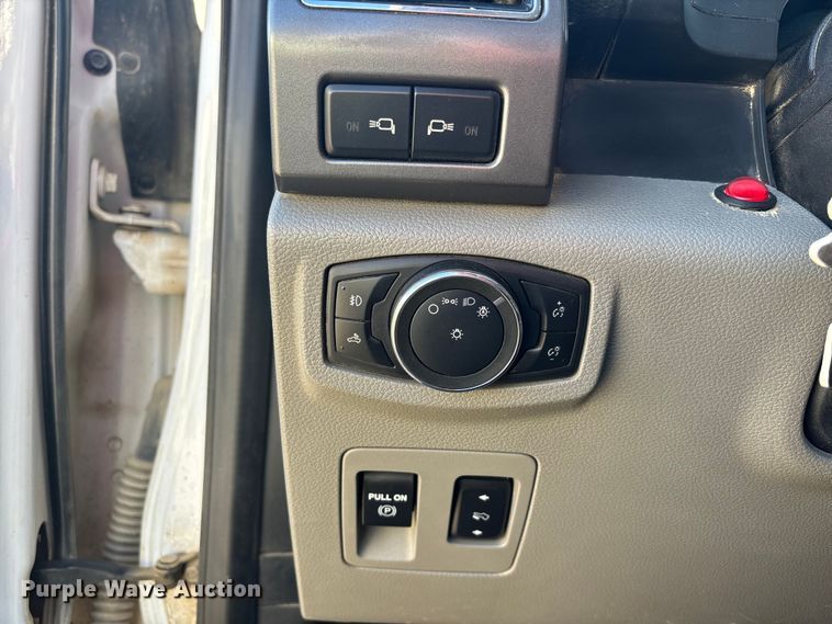 image for item EA2258 2020 Ford F150 Crew Cab pickup truck