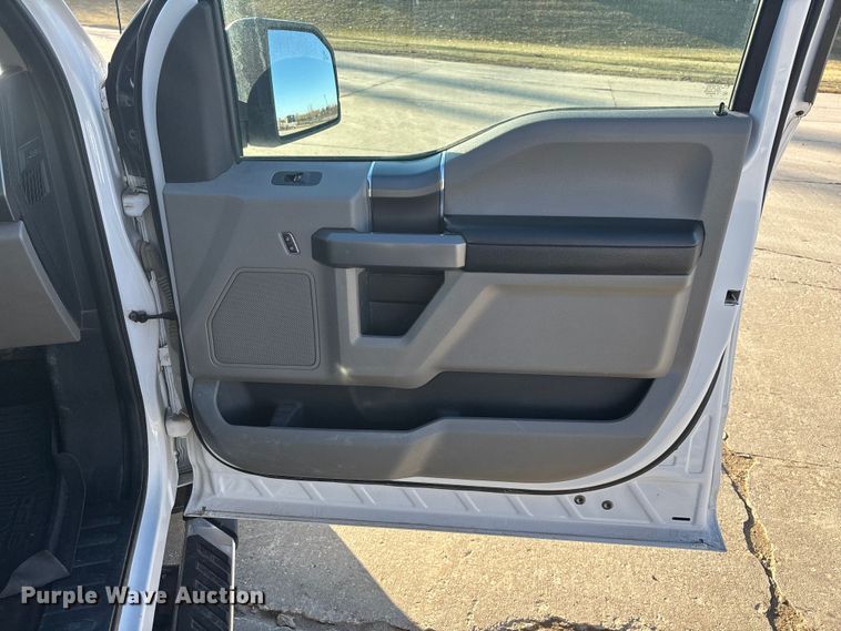 image for item EA2258 2020 Ford F150 Crew Cab pickup truck