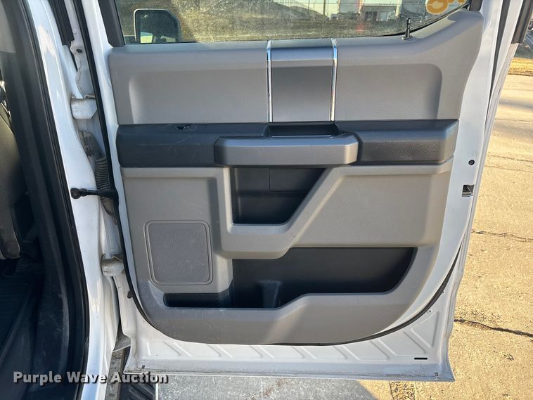 image for item EA2258 2020 Ford F150 Crew Cab pickup truck