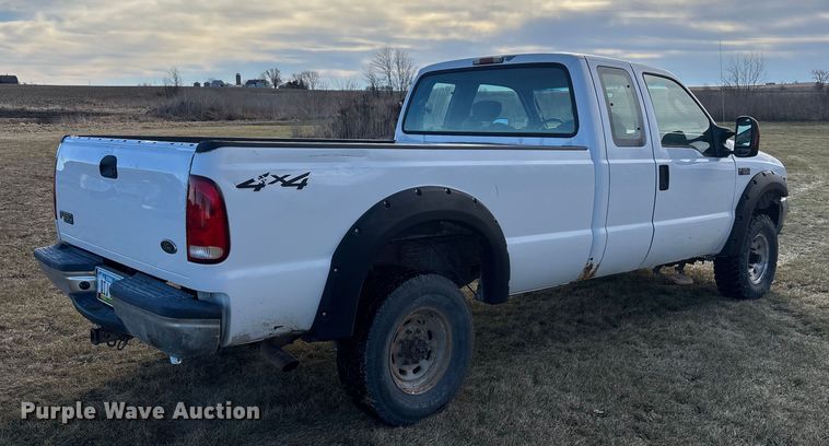 image for item EA2260 2004 Ford F350 Super Duty Ext. Cab pickup truck