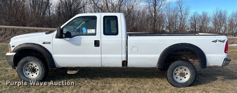 image for item EA2260 2004 Ford F350 Super Duty Ext. Cab pickup truck