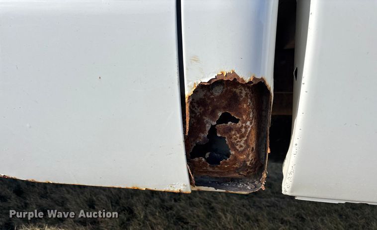 image for item EA2260 2004 Ford F350 Super Duty Ext. Cab pickup truck