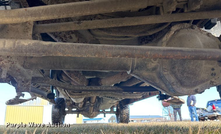 image for item EA2260 2004 Ford F350 Super Duty Ext. Cab pickup truck