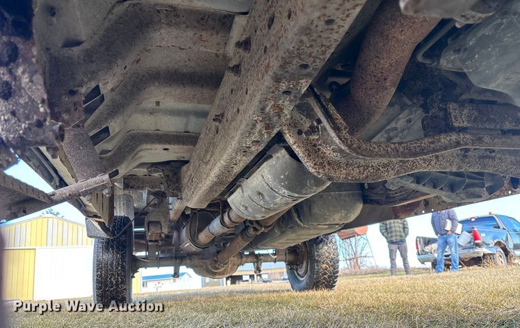 image for item EA2260 2004 Ford F350 Super Duty Ext. Cab pickup truck