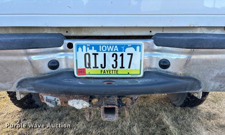 image for item EA2260 2004 Ford F350 Super Duty Ext. Cab pickup truck