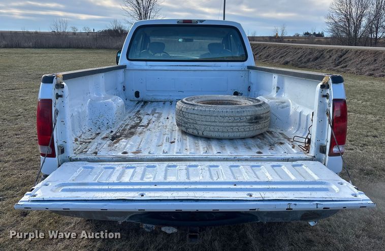 image for item EA2260 2004 Ford F350 Super Duty Ext. Cab pickup truck