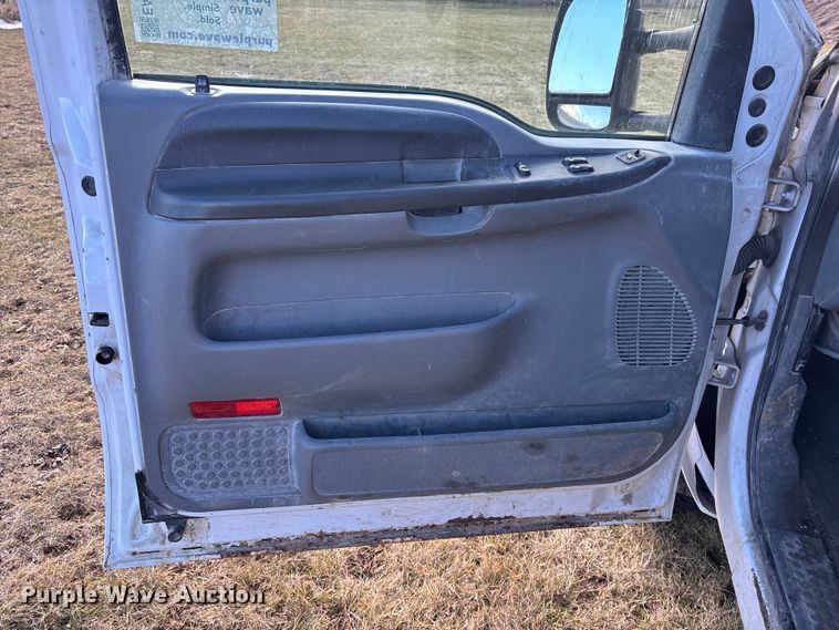 image for item EA2260 2004 Ford F350 Super Duty Ext. Cab pickup truck