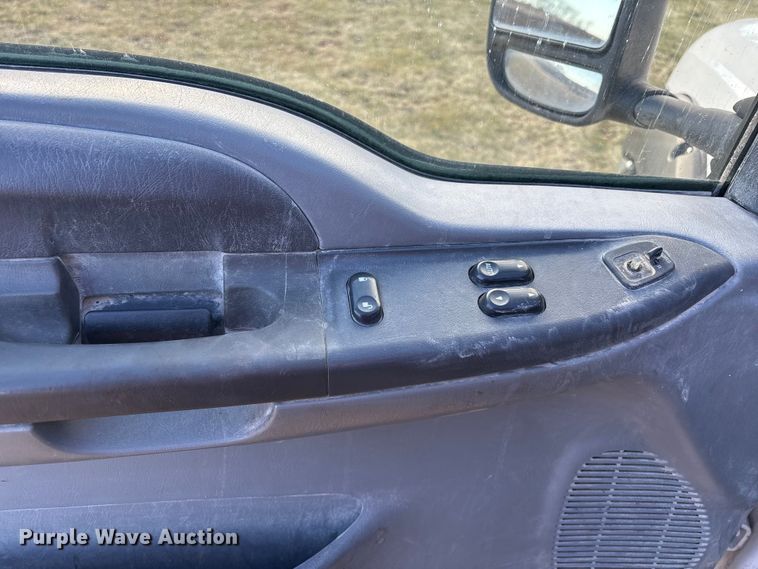 image for item EA2260 2004 Ford F350 Super Duty Ext. Cab pickup truck