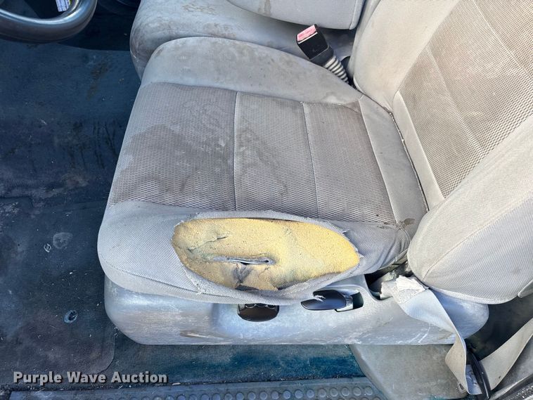 image for item EA2260 2004 Ford F350 Super Duty Ext. Cab pickup truck