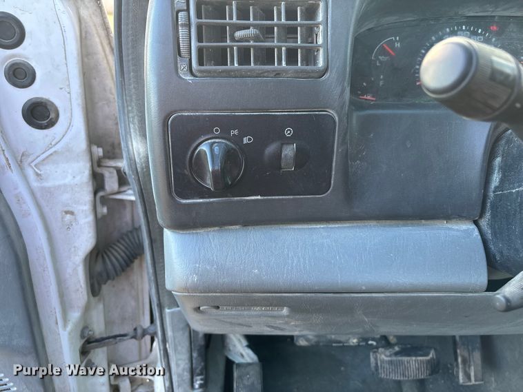 image for item EA2260 2004 Ford F350 Super Duty Ext. Cab pickup truck