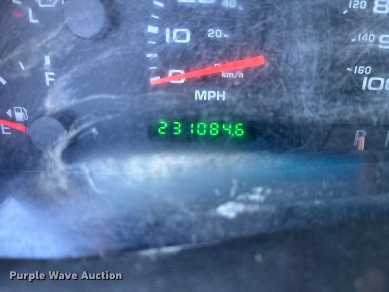 image for item EA2260 2004 Ford F350 Super Duty Ext. Cab pickup truck