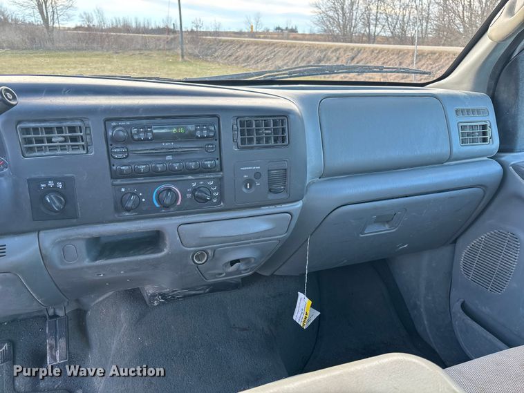 image for item EA2260 2004 Ford F350 Super Duty Ext. Cab pickup truck