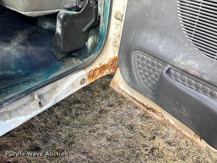 image for item EA2260 2004 Ford F350 Super Duty Ext. Cab pickup truck