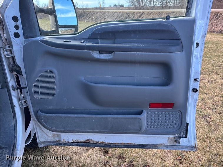 image for item EA2260 2004 Ford F350 Super Duty Ext. Cab pickup truck