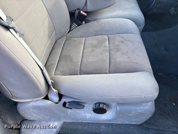 image for item EA2260 2004 Ford F350 Super Duty Ext. Cab pickup truck