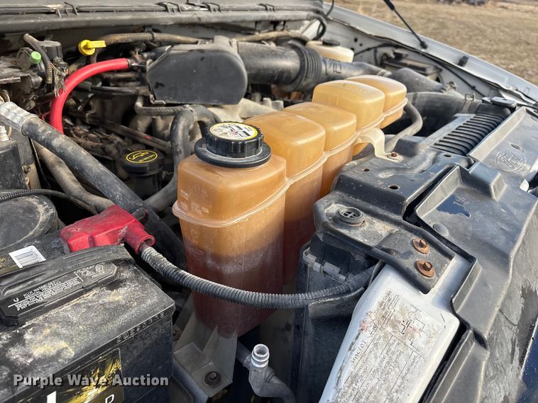 image for item EA2260 2004 Ford F350 Super Duty Ext. Cab pickup truck