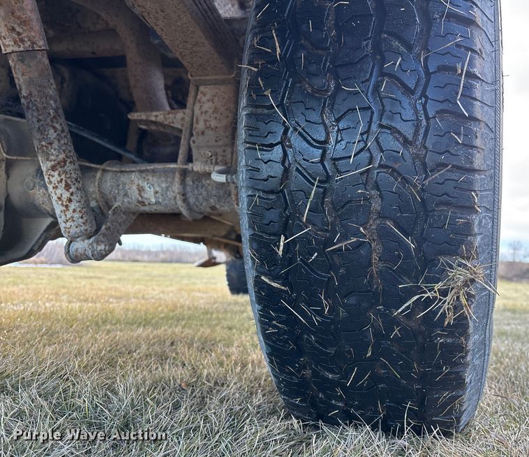 image for item EA2260 2004 Ford F350 Super Duty Ext. Cab pickup truck