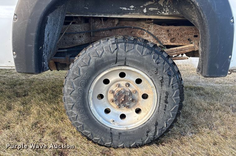 image for item EA2260 2004 Ford F350 Super Duty Ext. Cab pickup truck