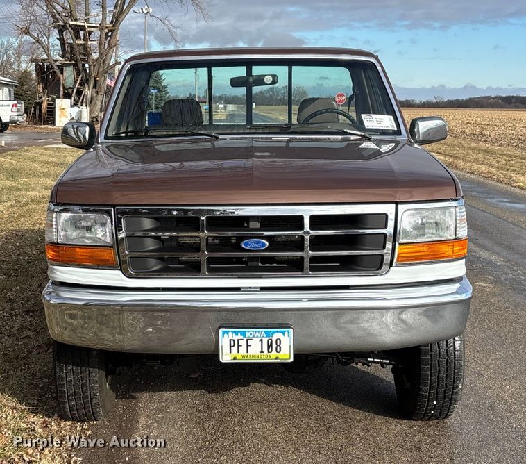 image for item EA2272 1993 Ford F250 XL pickup truck