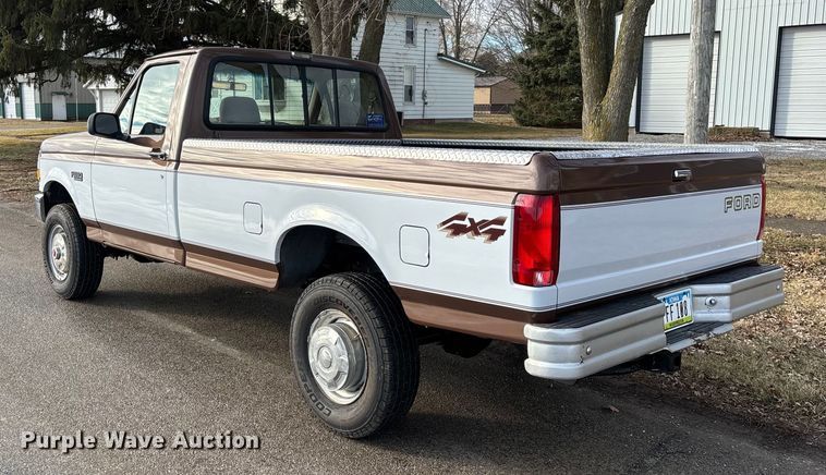 image for item EA2272 1993 Ford F250 XL pickup truck