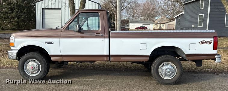 image for item EA2272 1993 Ford F250 XL pickup truck