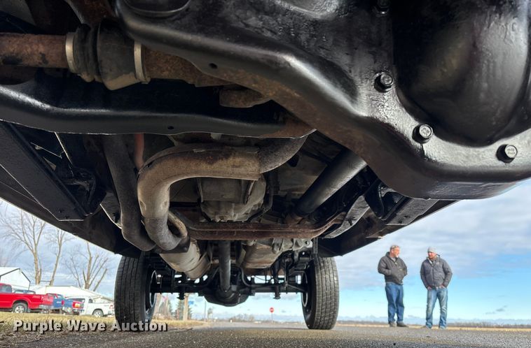 image for item EA2272 1993 Ford F250 XL pickup truck