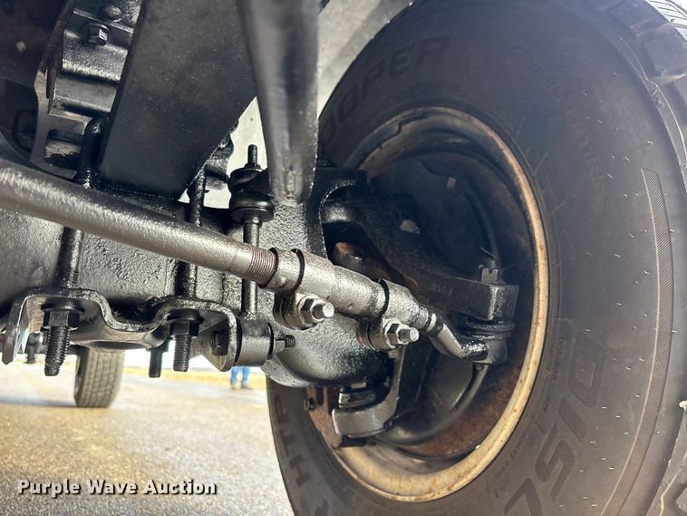 image for item EA2272 1993 Ford F250 XL pickup truck