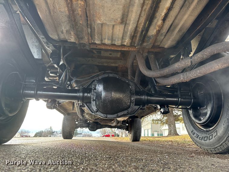 image for item EA2272 1993 Ford F250 XL pickup truck