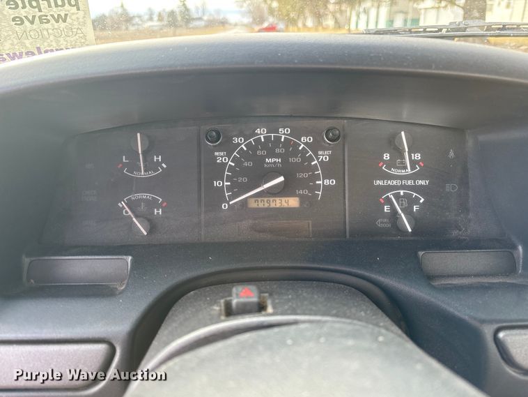 image for item EA2272 1993 Ford F250 XL pickup truck