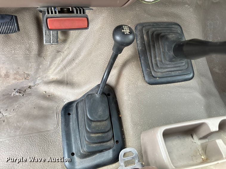 image for item EA2272 1993 Ford F250 XL pickup truck