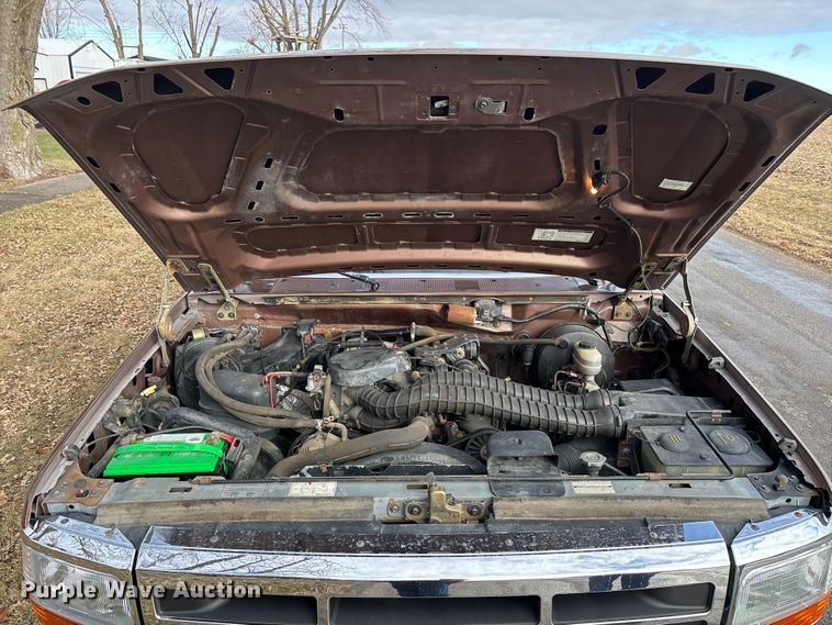 image for item EA2272 1993 Ford F250 XL pickup truck