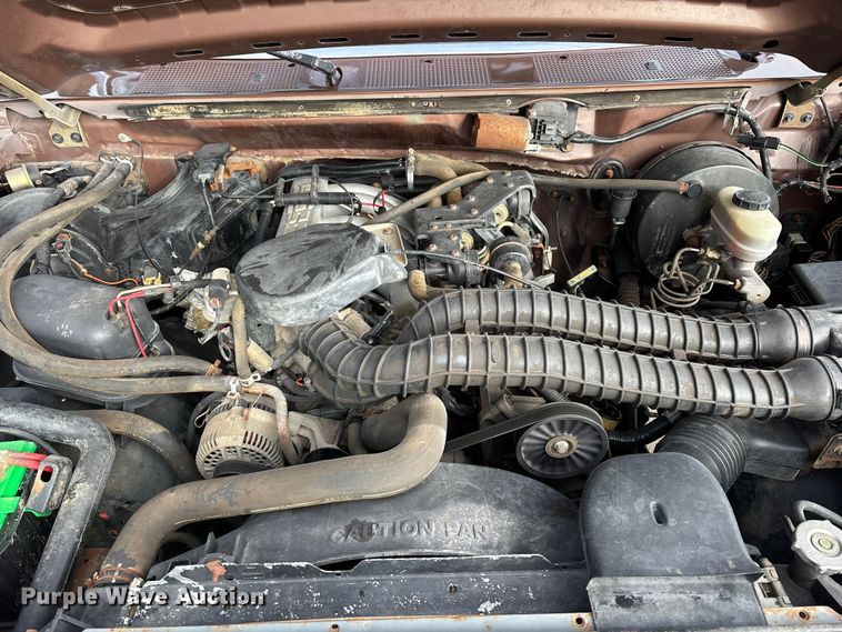 image for item EA2272 1993 Ford F250 XL pickup truck