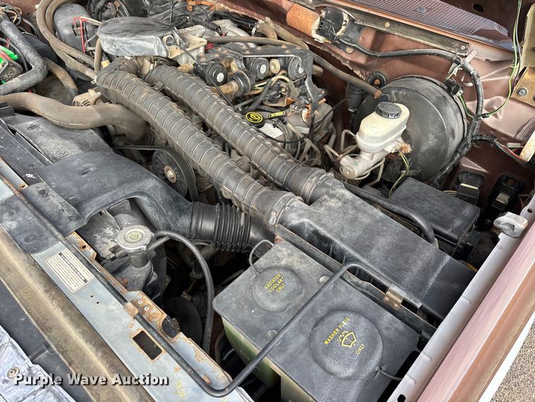 image for item EA2272 1993 Ford F250 XL pickup truck