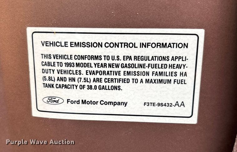 image for item EA2272 1993 Ford F250 XL pickup truck