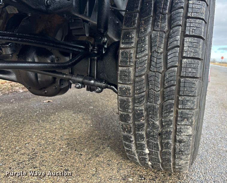 image for item EA2272 1993 Ford F250 XL pickup truck