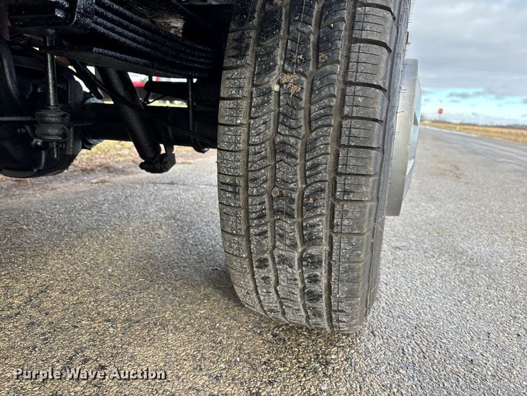 image for item EA2272 1993 Ford F250 XL pickup truck