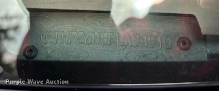 image for item EA2272 1993 Ford F250 XL pickup truck