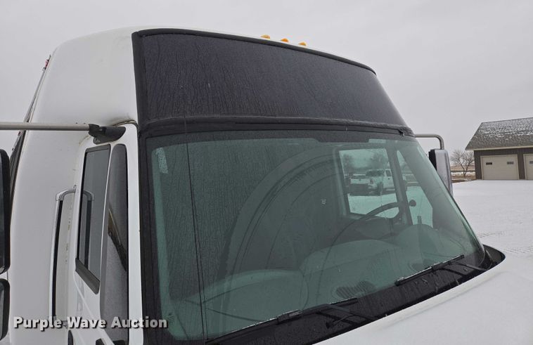 image for item EB1199 2004 International 3200 shuttle bus