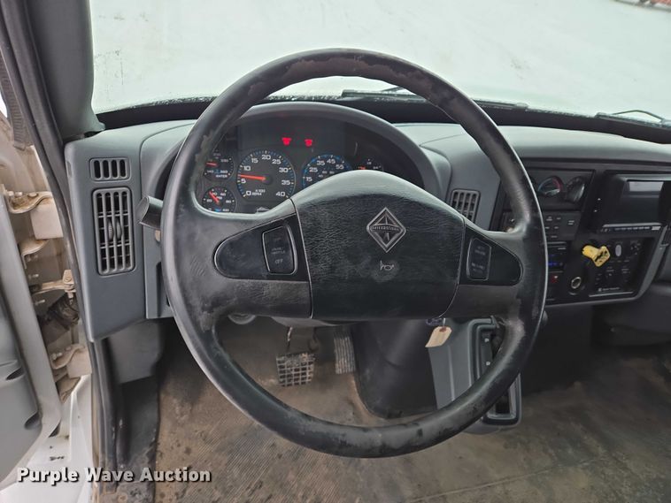 image for item EB1199 2004 International 3200 shuttle bus