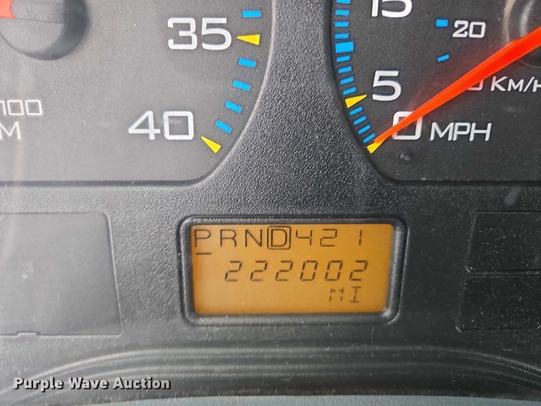 image for item EB1199 2004 International 3200 shuttle bus