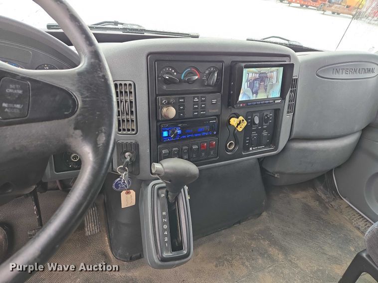 image for item EB1199 2004 International 3200 shuttle bus