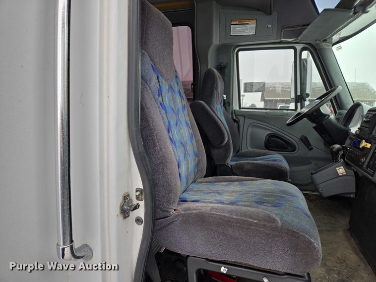 image for item EB1199 2004 International 3200 shuttle bus