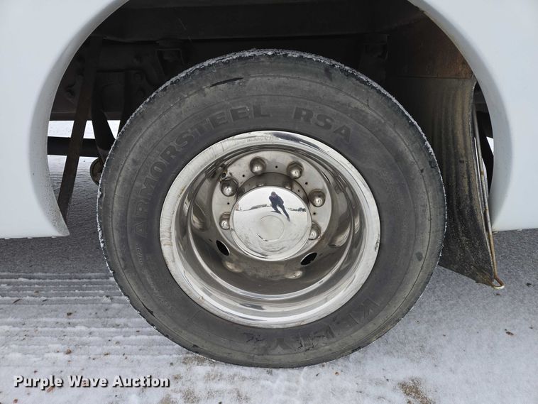 image for item EB1199 2004 International 3200 shuttle bus