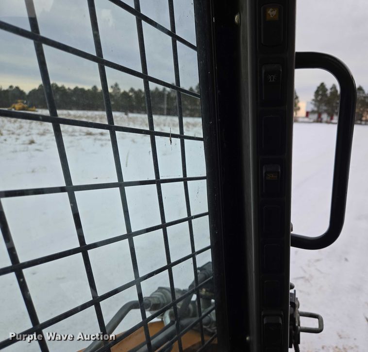 image for item EB1230 2013 Case SR200 skid steer loader